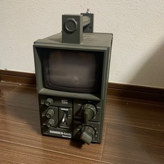 白黒テレビ　レトロ
