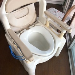 ポータブルトイレ