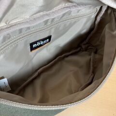 mobus（モーブス）ウエストバッグ（薄いカーキ）の画像