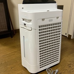 SHARP 加湿空気清浄機　KC-H50-W 2020年製お安くいかがですか？の画像