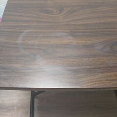 ブラウンの高さ調整 テーブルの画像