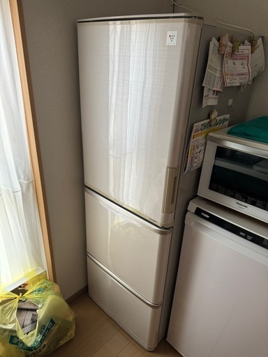 シャープ どっちもドア 3ドア冷蔵庫 自動製氷 2015年製