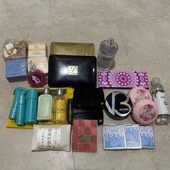 化粧品、香水など