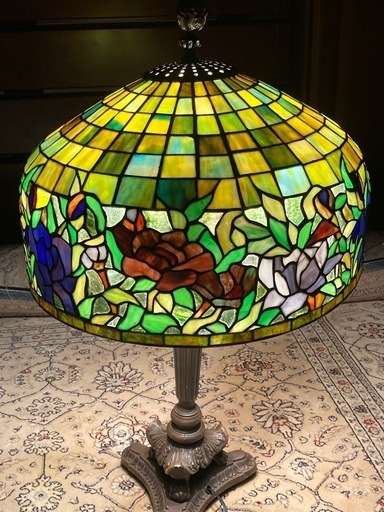 大きなステンドグラスランプ　　アンティーク　重厚感