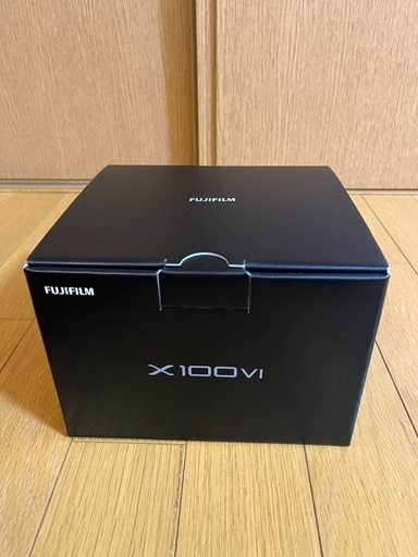 新品未開封、未使用、保証書押印あり、FUJIFILM X100Ⅵブラック