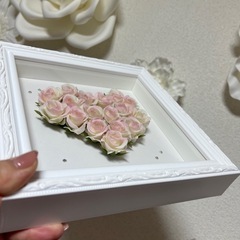 ハートのバラ壁がけの画像
