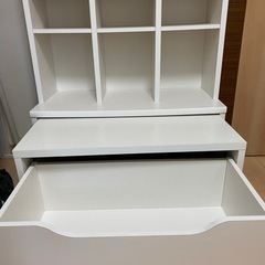 本棚　おもちゃ箱　机　子供部屋の画像
