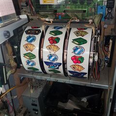 メーシー スロット台 パチスロ台 タロットマスターR メダル付きの画像