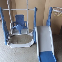 室内遊具　滑り台　ブランコ