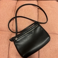 カルバンクライン　ハワイ購入　ブラック　ポシェット