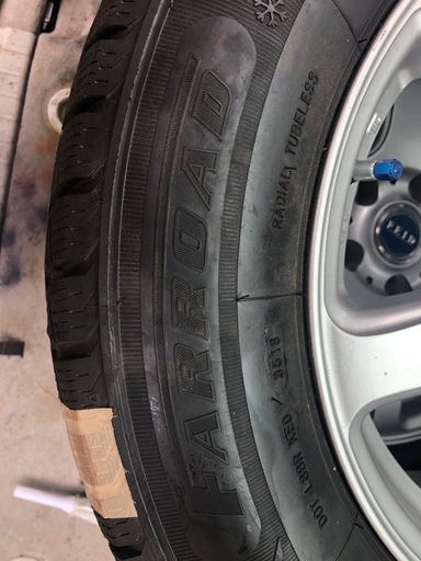 215.65R16スタッドレスタイヤアルミホイールセット