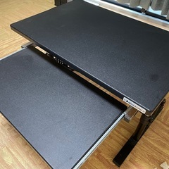 Bouhutteデスク