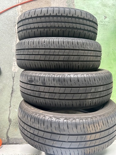 ノーマルタイヤ4本　1本新品