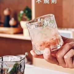 ウイスキー グラス 焼酎 ビアグラス 日本酒 清酒 2個セット 200ml クリア 透明 耐熱ガラス 不規則 ストレス解消 クリスタル おしゃれ 北欧風 家飲み 晩酌 パーティー バー用品の画像