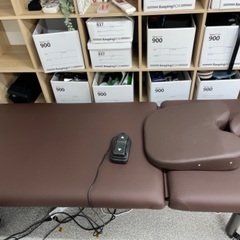 【値下げ】電動昇降式マッサージベッド