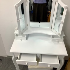 可愛い三面鏡ドレッサー(ライト付き)