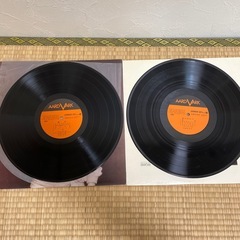 中島みゆきLPレコード2枚の画像