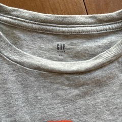 ほぼ新品　GAP 160cm スパンコールTシャツの画像