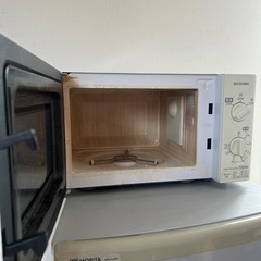 電子レンジ　汚れあり　動作は問題なしの画像