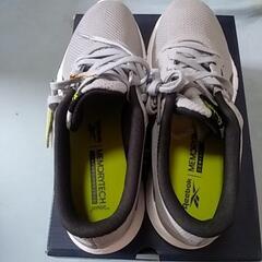 Reebok　スニーカー