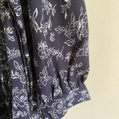 女性のドレス (宅配便で発送できます)の画像