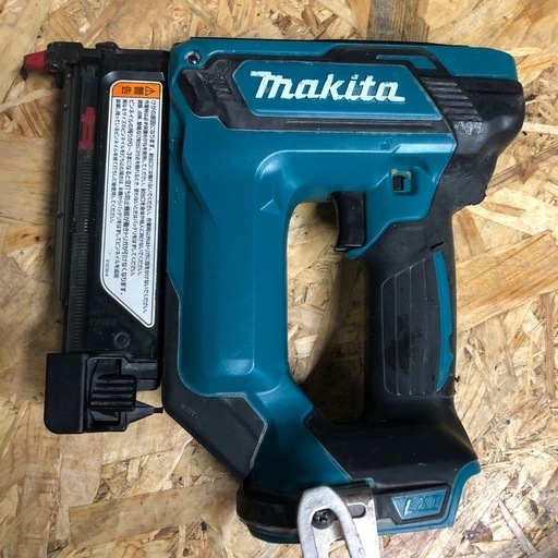 【に.ec】北海道旭川市発マキタ makita PT353D 緑 グリーン 充電式ピンタッカ 大工 専用ケース ピンネイル付き 本体の