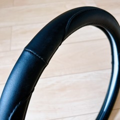 新品⭐️模造皮革 ハンドルカバー 15in 38cm  自動車 ブラックの画像