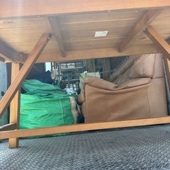 ダイニングテーブルとイス
