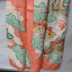 振袖【正絹 アンティーク調 】金刺繍 草花 絞り シミあり☆札幌市白石区☆店頭お引き取り歓迎【自社配送は札幌市内限定】の画像