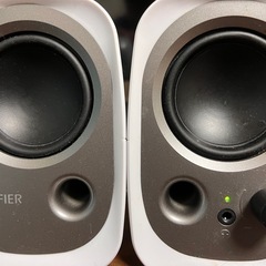 ASUSモニター　32インチの画像