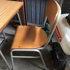 8セットあります！仕事用 塾 勉強デスク　学校のテーブルと椅子　の画像