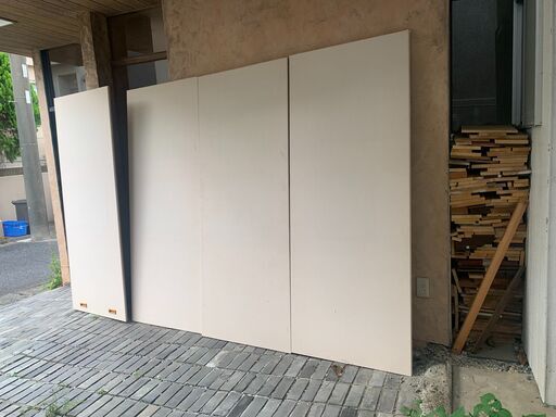 パネル　室内　厚さ20mm×幅745mm×高さ1880mm