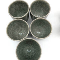 ss6613　 大堀相馬焼 相馬近景作 湯呑 2種 9点セット 大堀焼 青ひび 貫入 走り駒 金彩 馬 陶器 和風 焼き物 食器 工芸品 緑系 グリーン お茶 ゆのみ 小ぶり 大堀相馬焼 中古の画像