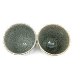 ss6613　 大堀相馬焼 相馬近景作 湯呑 2種 9点セット 大堀焼 青ひび 貫入 走り駒 金彩 馬 陶器 和風 焼き物 食器 工芸品 緑系 グリーン お茶 ゆのみ 小ぶり 大堀相馬焼 中古の画像