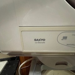 洗濯機と乾燥機のセットの画像