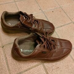 BROOKS ブルックス スニーカー 25.5cmの画像
