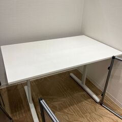 オフィス応接室セット（机・４人掛け椅子）の画像