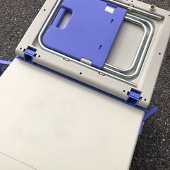 美品 １回使用 折りたたみ椅子２・テーブル付クーラーボックス の画像