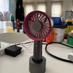 台座付き充電式ファンです