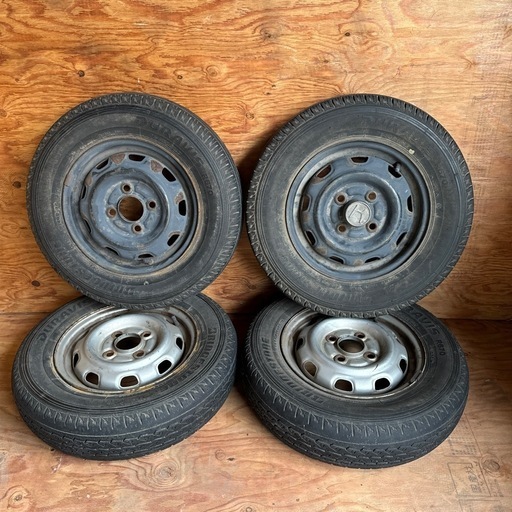 中古タイヤ　ブリヂストン　DURAVIS R670 145R12 LT 6PR