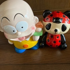 貯金箱の画像