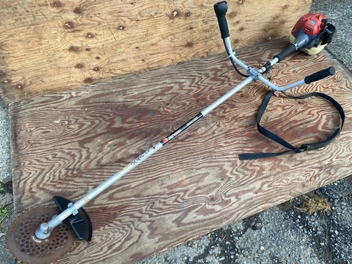 お取引中　
ゼノア  エンジン式　刈払機　TR2610EZ