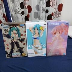 フィギュア３体　ミク　まどか　アスナ