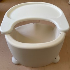 【決定しました】ベビーチェア　テーブル付きの画像