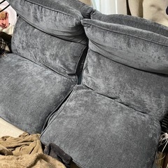 ソファ差し上げます。
