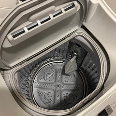 【予約済み】洗濯機乾燥機 - SHARP ES-TX5C-S、2018年モデル 565x590x985。 Washing machine dryer - SHARP ES-TX5C-S, 2018 model year 565x590x985の画像