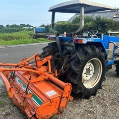 イセキ：トラクター　33馬力　TG33F IQ 4WD パワステ　自動水平　キャノピー付き　四駆　大型　耕運　畑　田　畜産　　　 の画像