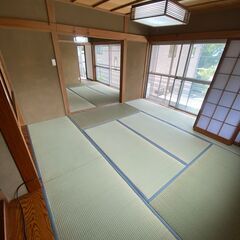 🚙６台以上駐車可能物件🚙ヒルサイド渋川⛰️家賃59,000円（管理費6,000円）広々5LDK！！ ✅家具・家電付き！✅便利なオール電化住宅！✅フリーレントあり！ ✅大家直接募集戸建て！ ✅敷金・礼金・更新料・仲介手数料0円✅大きな書棚あり✅エアコン4台付き✅ペット可！ − 群馬県