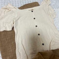 レディースファッション🎀おしゃれコーディネート🍎カフェコーディネート🥰ベージュコーデの画像