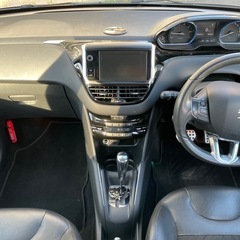 全てコミコミ価格！プジョー208  美車！ガラスルーフ！の画像